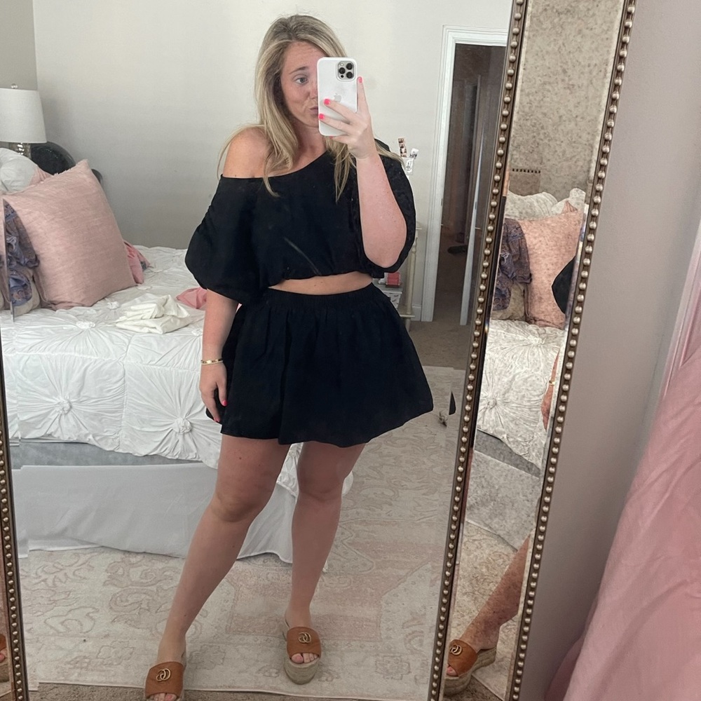 Black skirt set